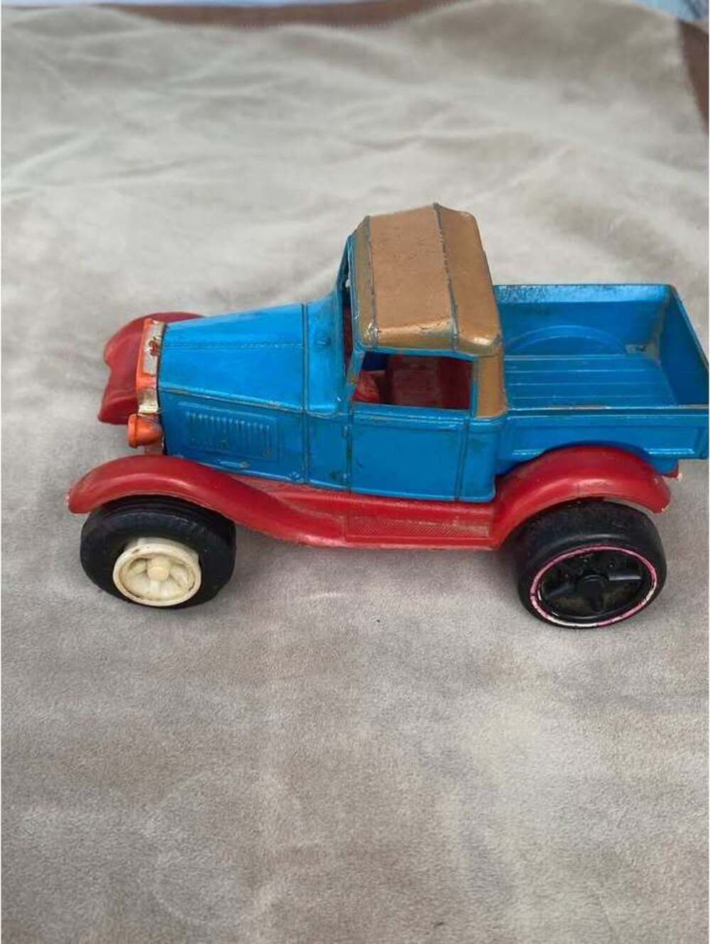 Vintage Tootsietoy 1931 Ford Model A Pick Up Truck